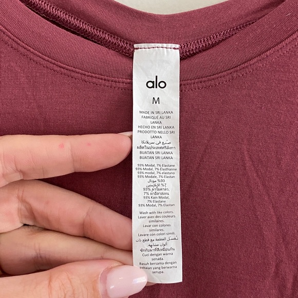 ALO Yoga Women's All Day Short Sleeve Tee Mauve Size Medium (8-10) - Picture 5 of 8